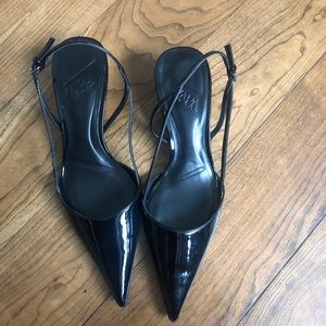 Zara small heel point toe sling back flats